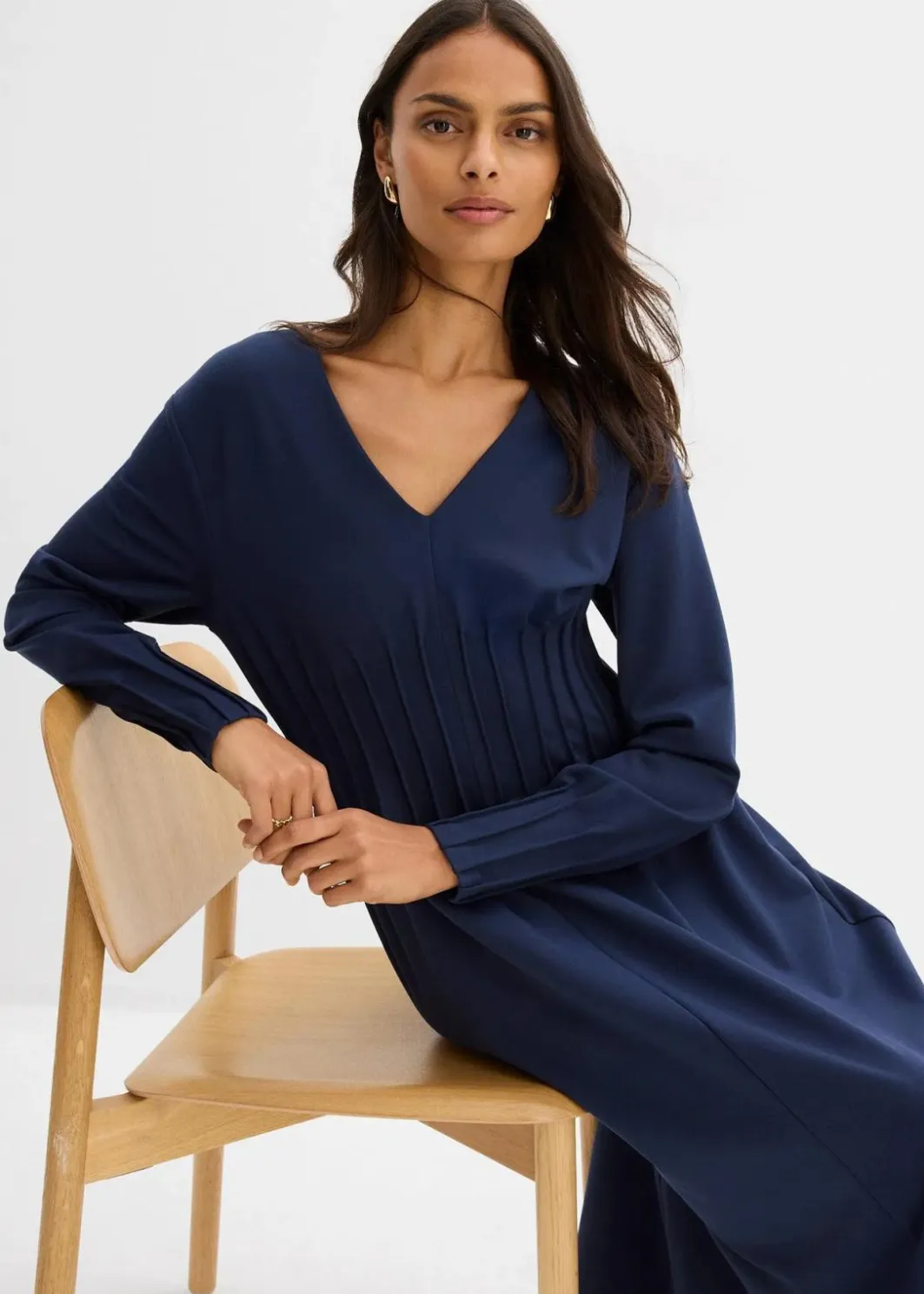 Damen bonprix Kleider|Bekleidung·Pullover & Strickjacken|Bequemes Kleid mit Zierfalten aus Viskose-Mix