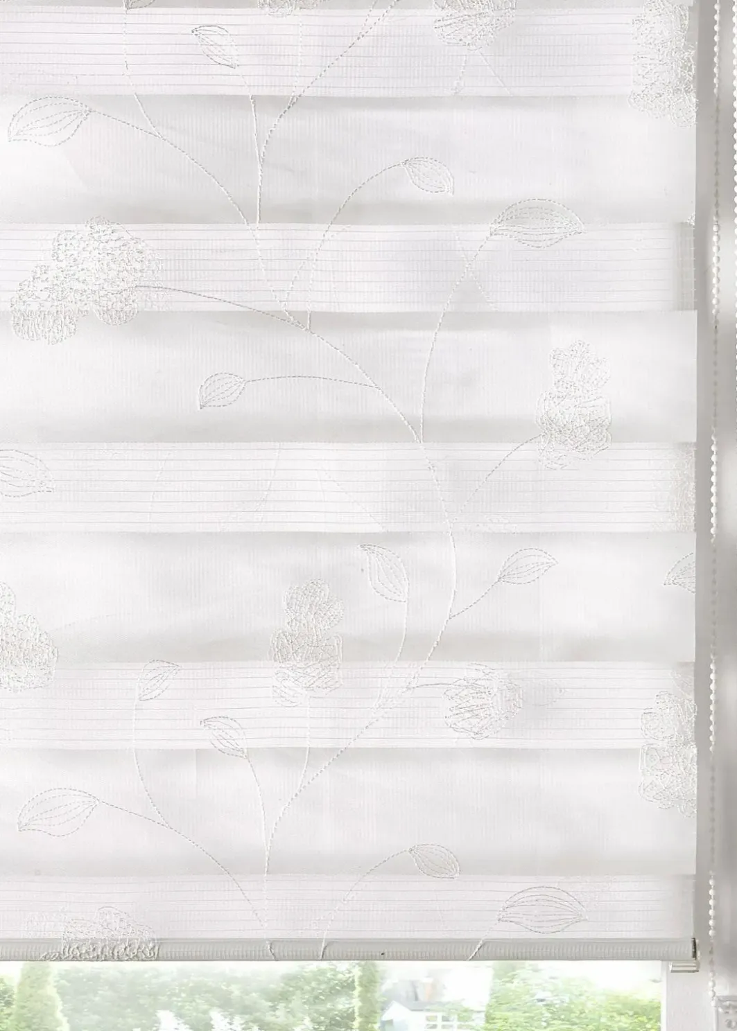 bonprix Rollos|Besticktes Doppelrollo mit Blumen