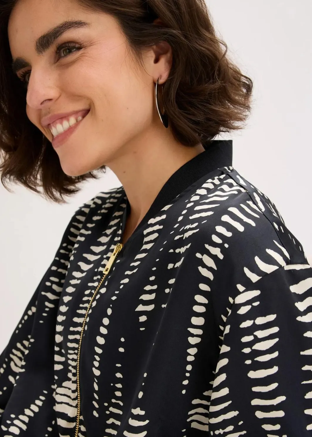 Damen bonprix Bekleidung·Hosen|Jacken & Mäntel|Blouson aus fließendem Satin