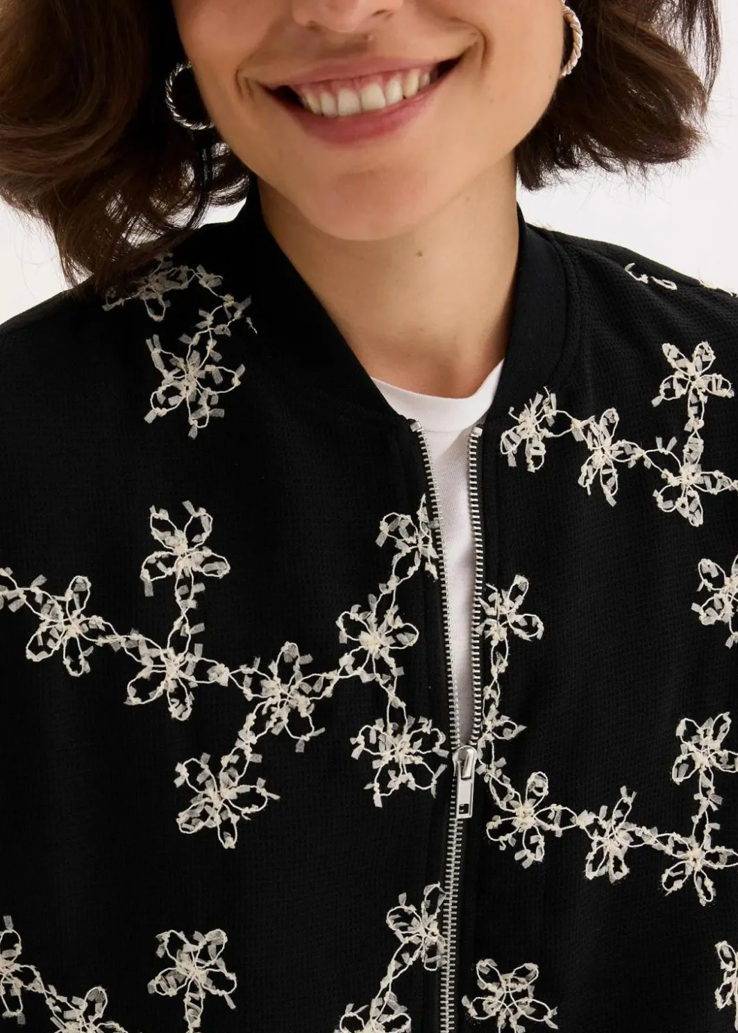 Damen bonprix Bekleidung·Hosen|Jacken & Mäntel|Blouson mit Stickerei