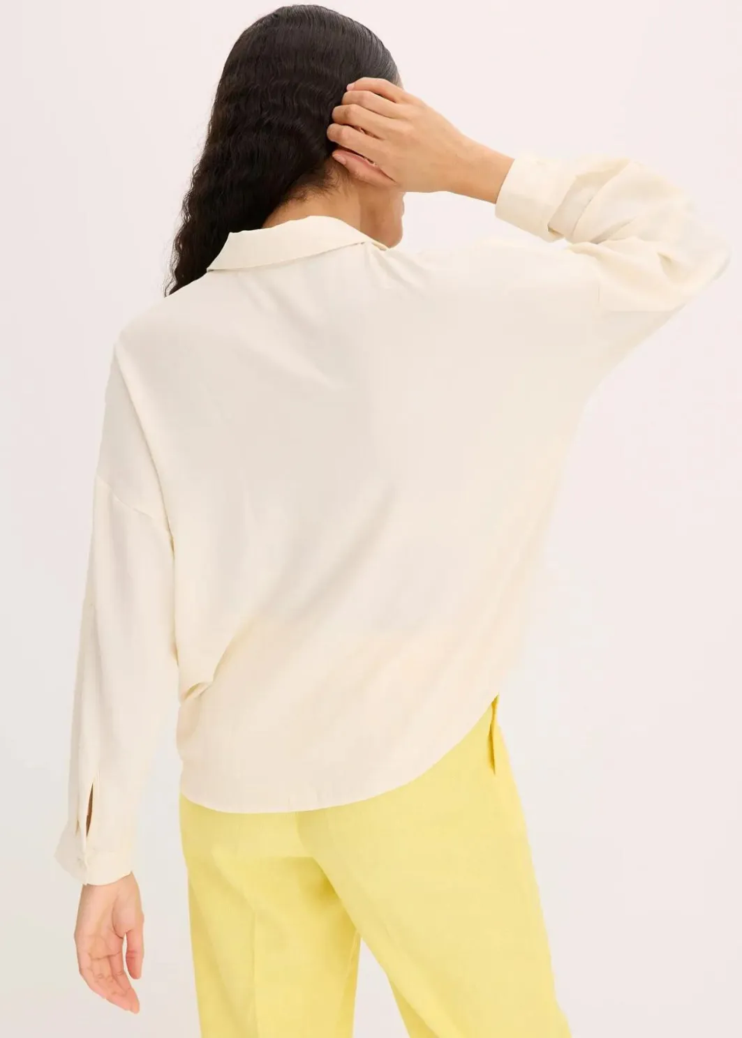 Discount Bluse aus leichtem Crêpe Damen Blusen & Tuniken|Bekleidung·Jacken & Mäntel