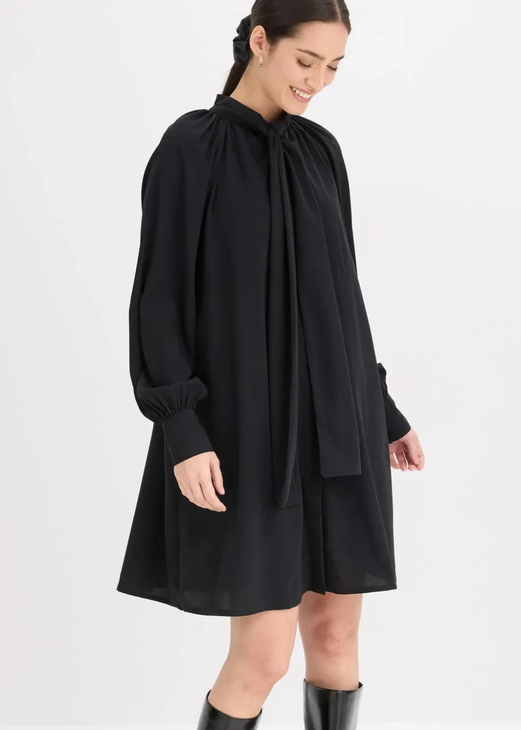 Damen bonprix Bekleidung·Pullover & Strickjacken|Nachhaltigere Materialien|Blusenkleid mit Schluppenkragen