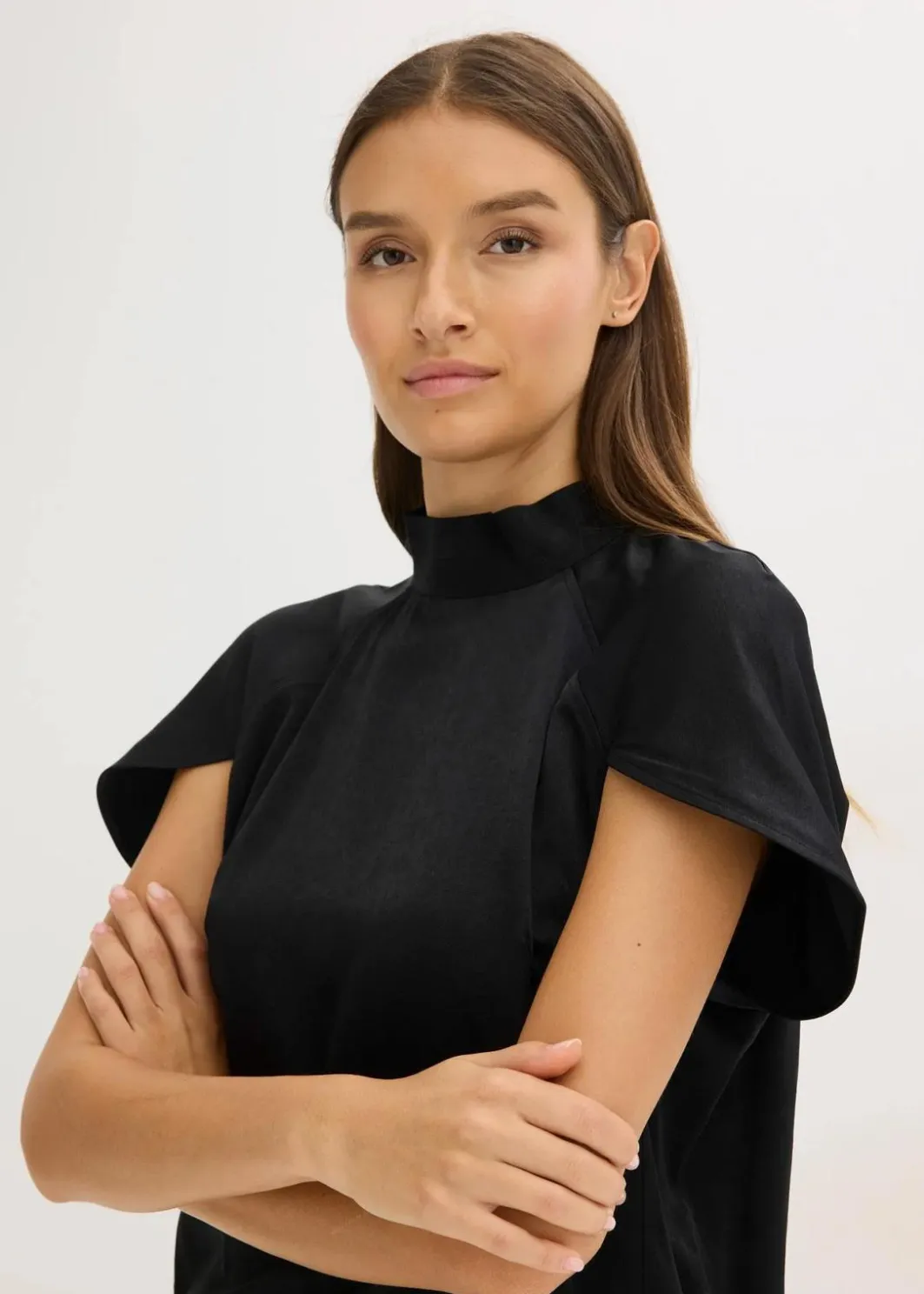 Clearance Elegante Kurzarmbluse aus glänzenden Satin Damen Bekleidung·Jacken & Mäntel|Blusen & Tuniken