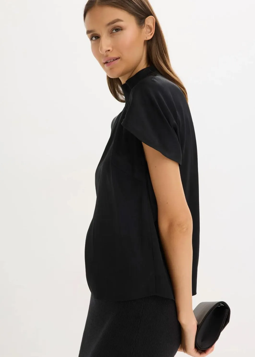 Clearance Elegante Kurzarmbluse aus glänzenden Satin Damen Bekleidung·Jacken & Mäntel|Blusen & Tuniken