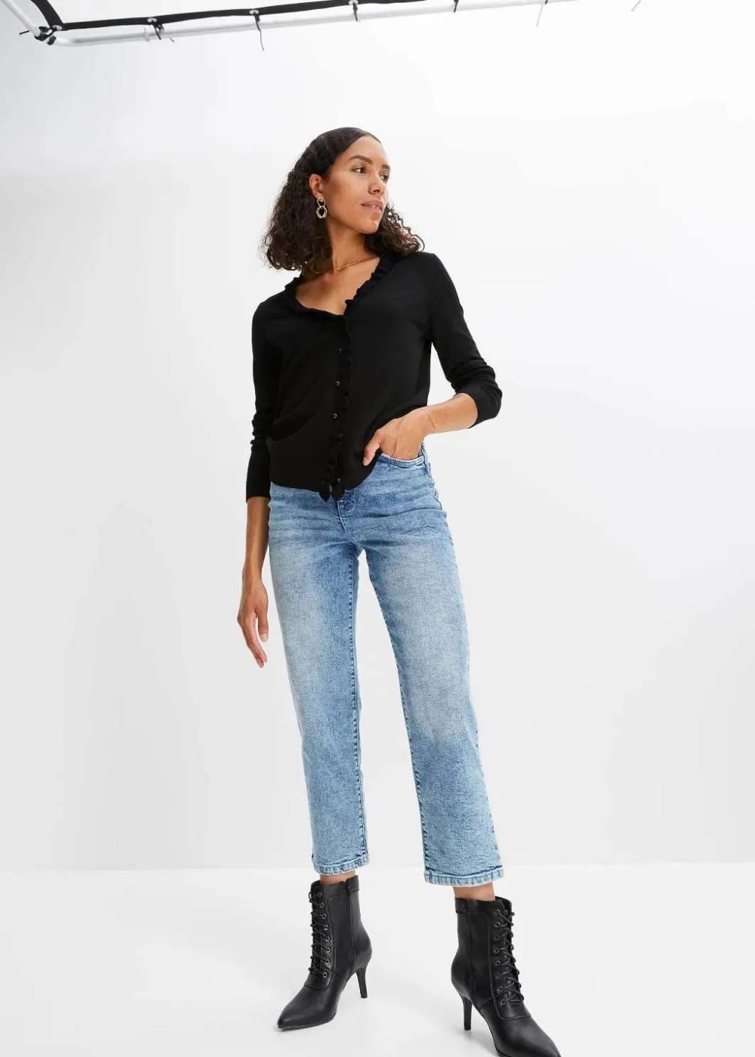 Outlet Feinstrickjacke aus fließendem Viskose-Mix Damen Pullover & Strickjacken|Strickmode