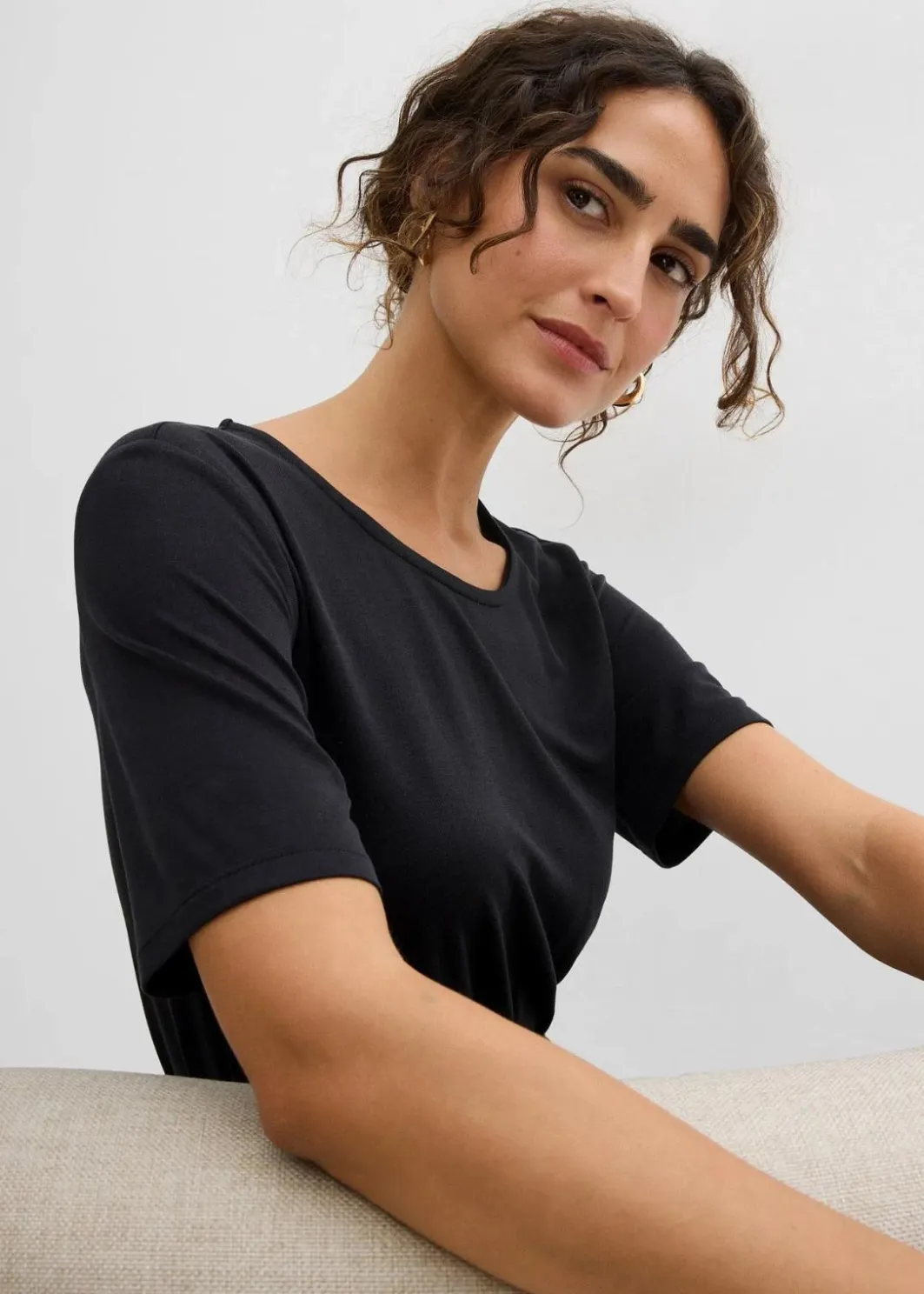 Online figurbetontes Jerseykleid aus softem Viskose-Mix Damen Bekleidung·Pullover & Strickjacken|Kleider