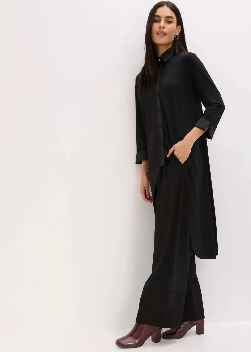 Discount Jersey Bluse mit Satinbesätzen Damen Bekleidung·Jacken & Mäntel|Blusen & Tuniken