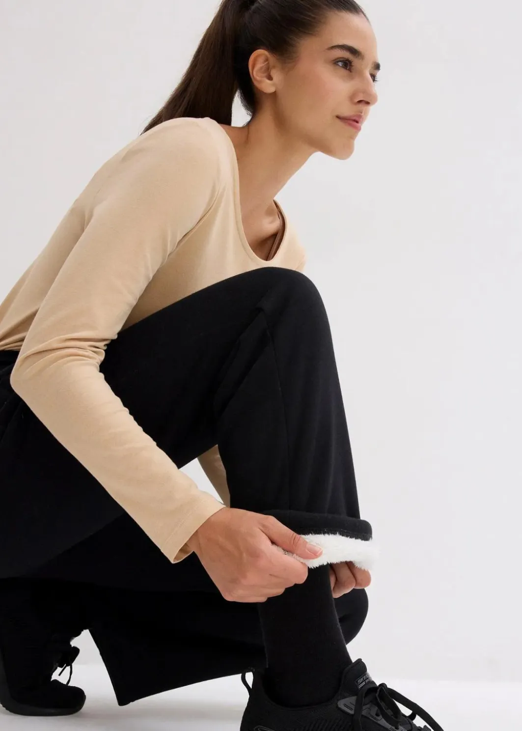 Damen bonprix Bekleidung·Blusen & Tuniken|Bekleidung·Kleider|Jogginghose mit Teddyfleece-Futter, weit geschnitten
