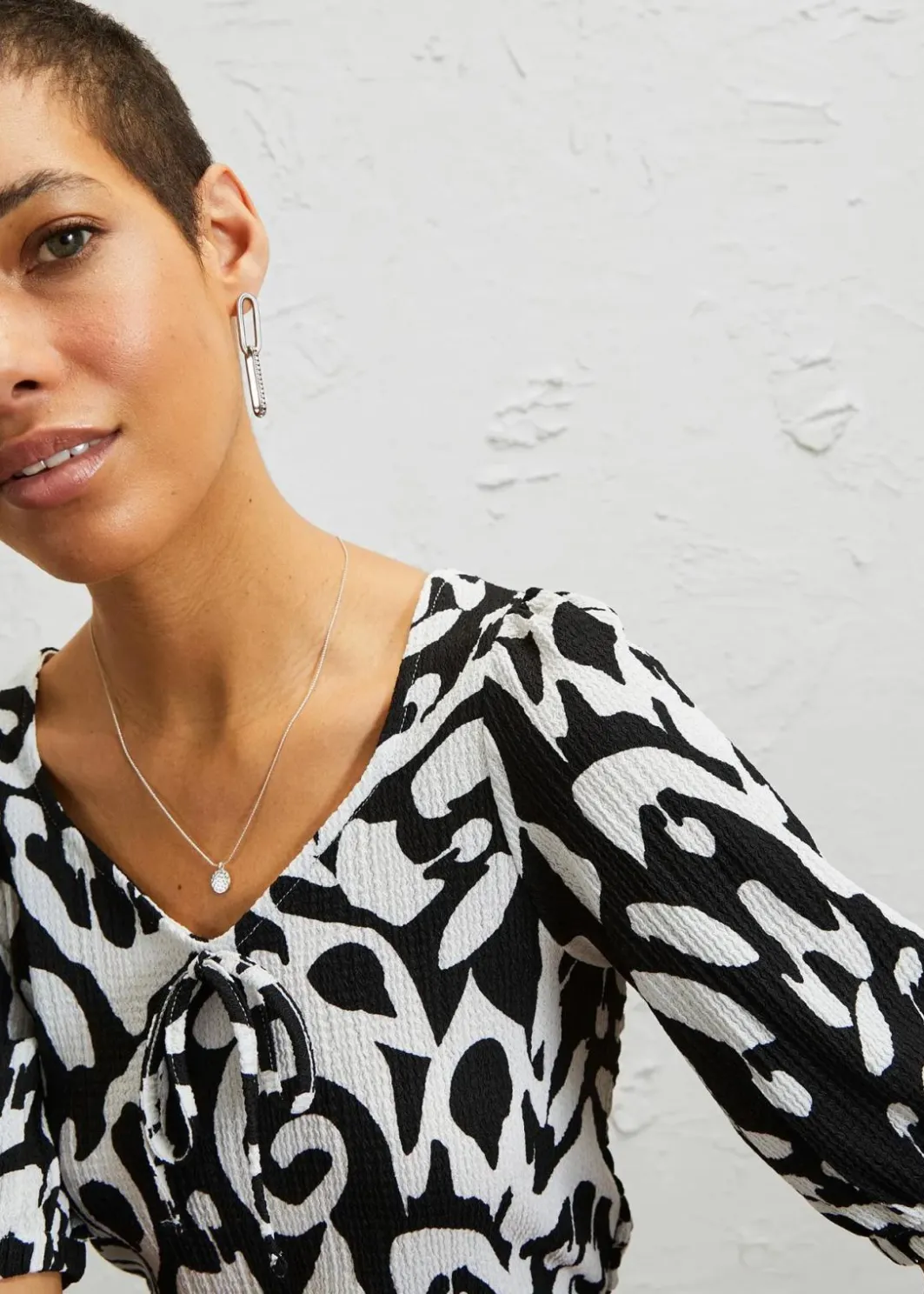 Damen bonprix Bekleidung·Pullover & Strickjacken|Kleider|Kleid aus Jersey-Crêpe mit langem Schlitz