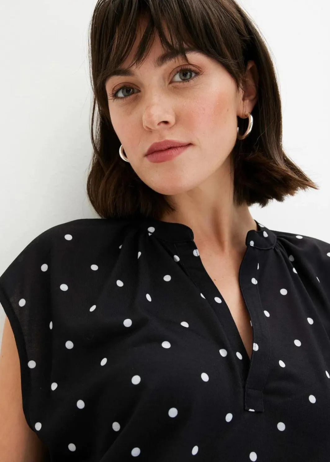 Damen bonprix Nachhaltigere Materialien|Shirts & Tops|Kurzarmshirt mit Henley-Ausschnitt aus Viskosemix