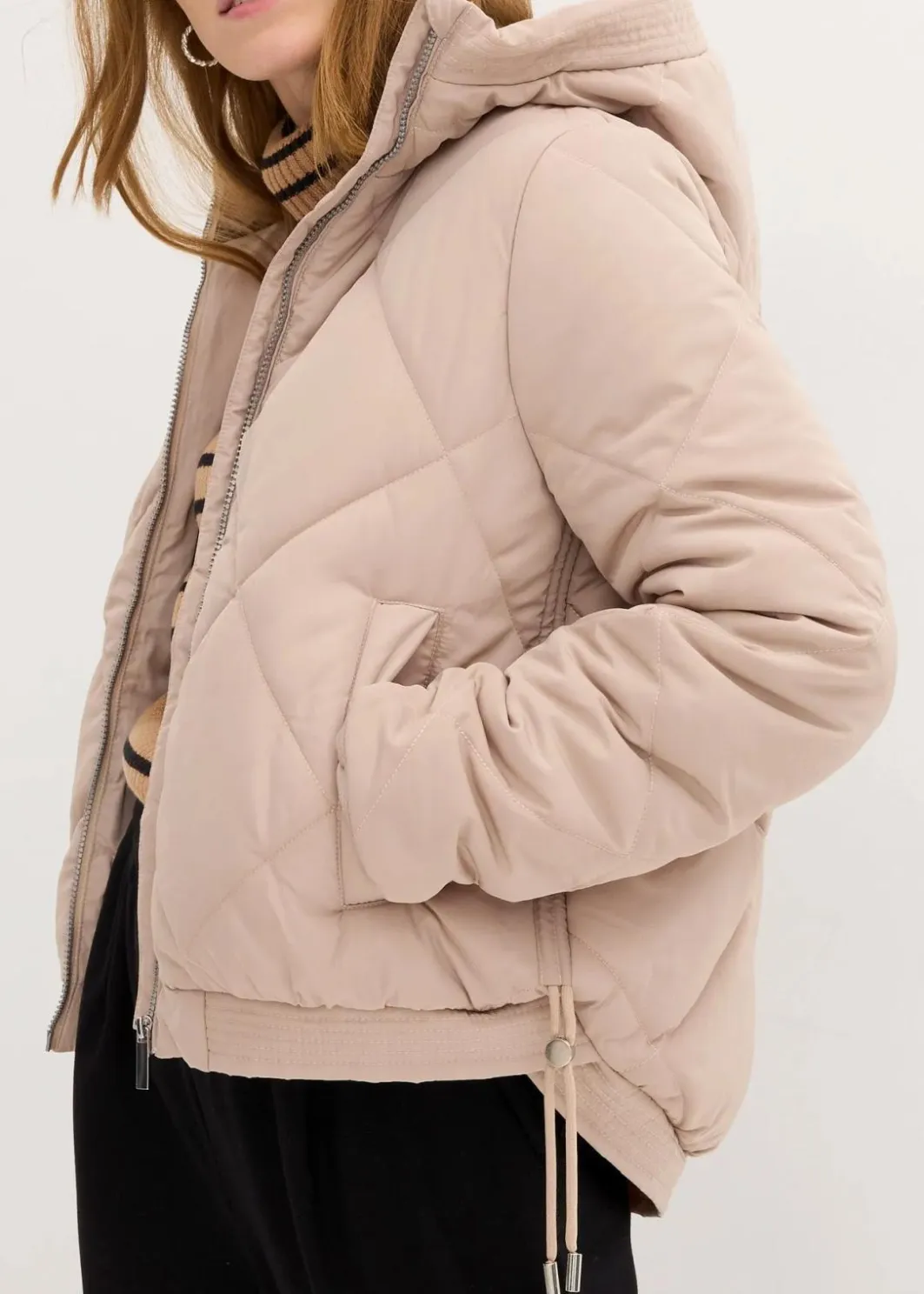 Discount Kurze Steppjacke mit Futter in Kontrastfarbe Damen Bekleidung·Hosen|Jacken & Mäntel