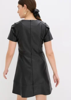 Damen bonprix Bekleidung·Pullover & Strickjacken|Nachhaltigere Materialien|Kurzes Lederimitat-Kleid