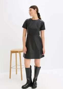 Damen bonprix Bekleidung·Pullover & Strickjacken|Nachhaltigere Materialien|Kurzes Lederimitat-Kleid