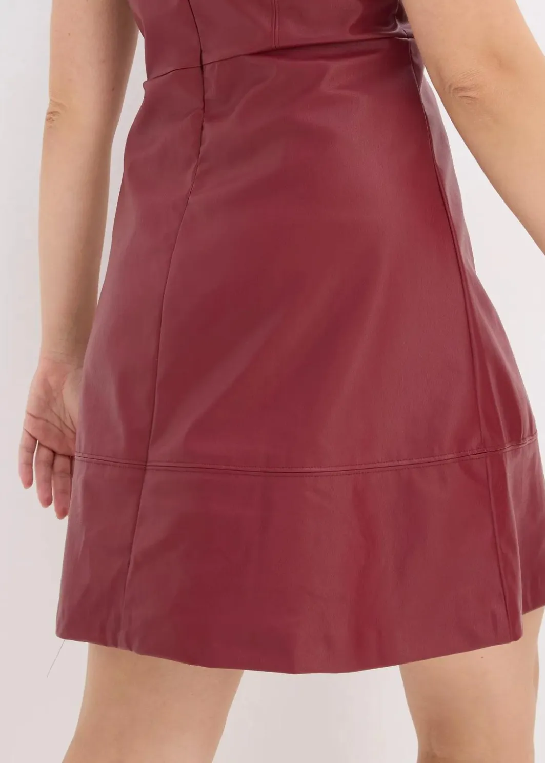 Damen bonprix Kleider|Nachhaltigere Materialien|Kurzes Lederimitat-Kleid