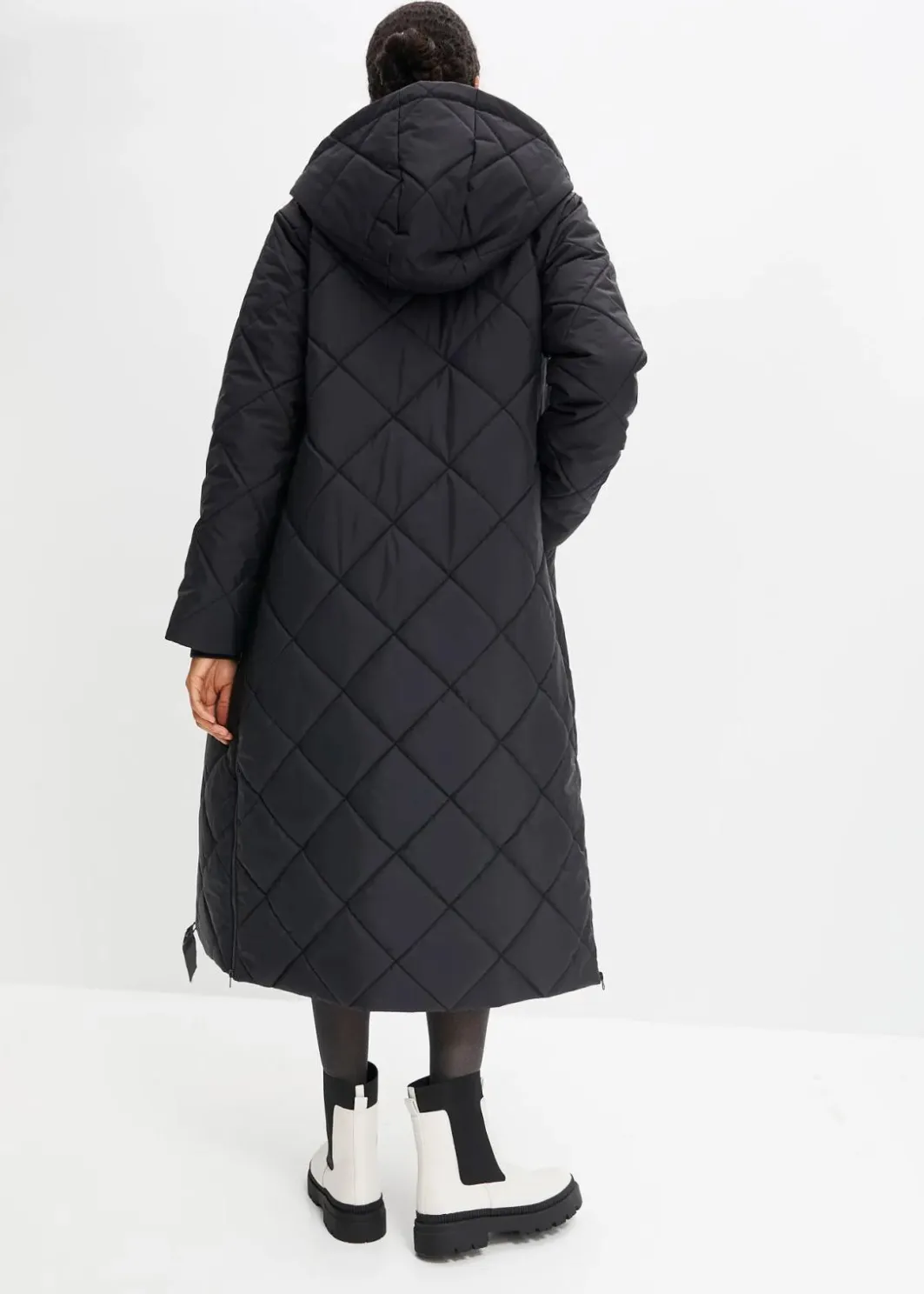 Damen bonprix Bekleidung·Hosen|Nachhaltigere Materialien|Langer, wattierter Steppmantel mit Kapuze