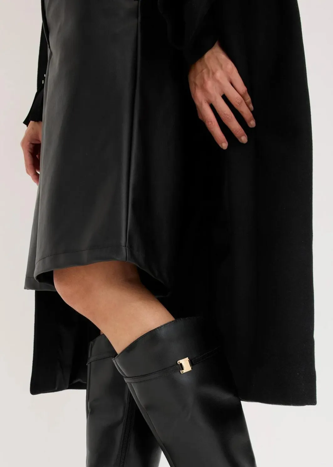 Damen bonprix Hosen|Shorts|Lederimitat-Bermuda