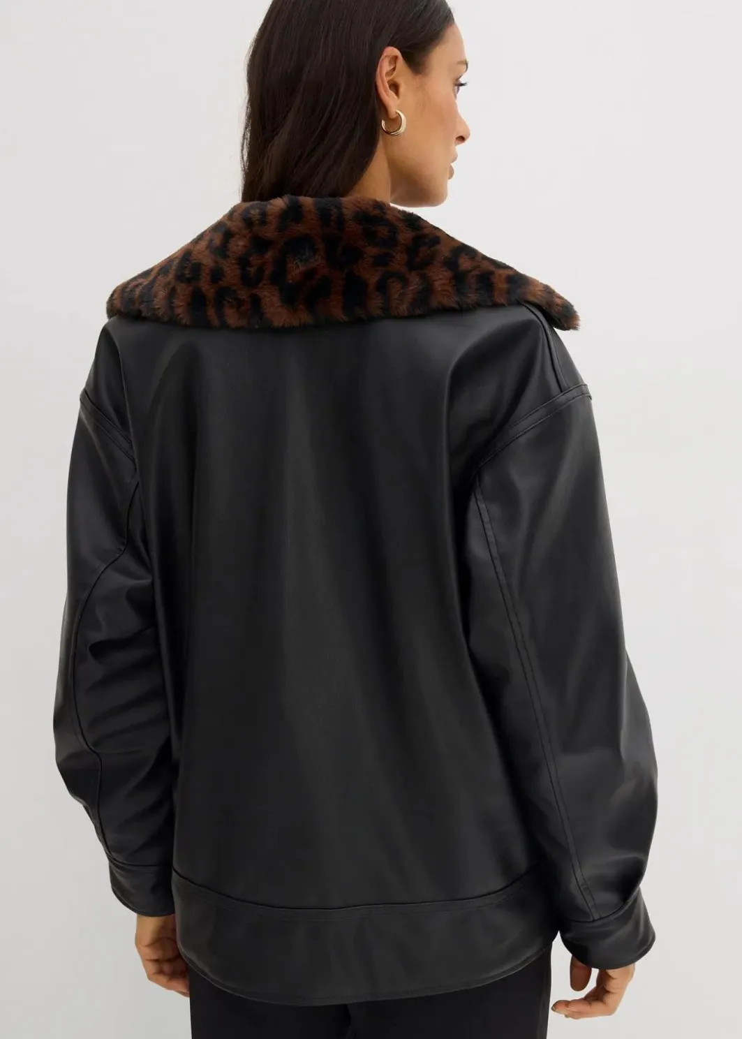 Damen bonprix Bekleidung·Hosen|Jacken & Mäntel|Lederimitat-Jacke mit Leoparden Kunstfell