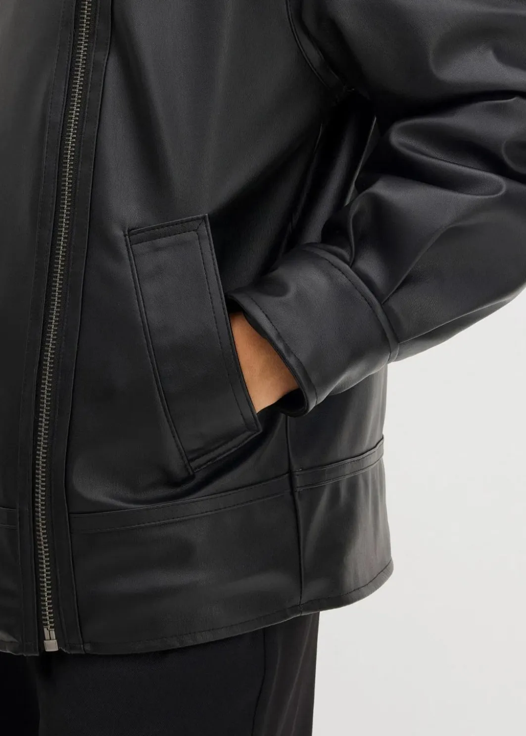 Damen bonprix Bekleidung·Hosen|Jacken & Mäntel|Lederimitat-Jacke mit Leoparden Kunstfell