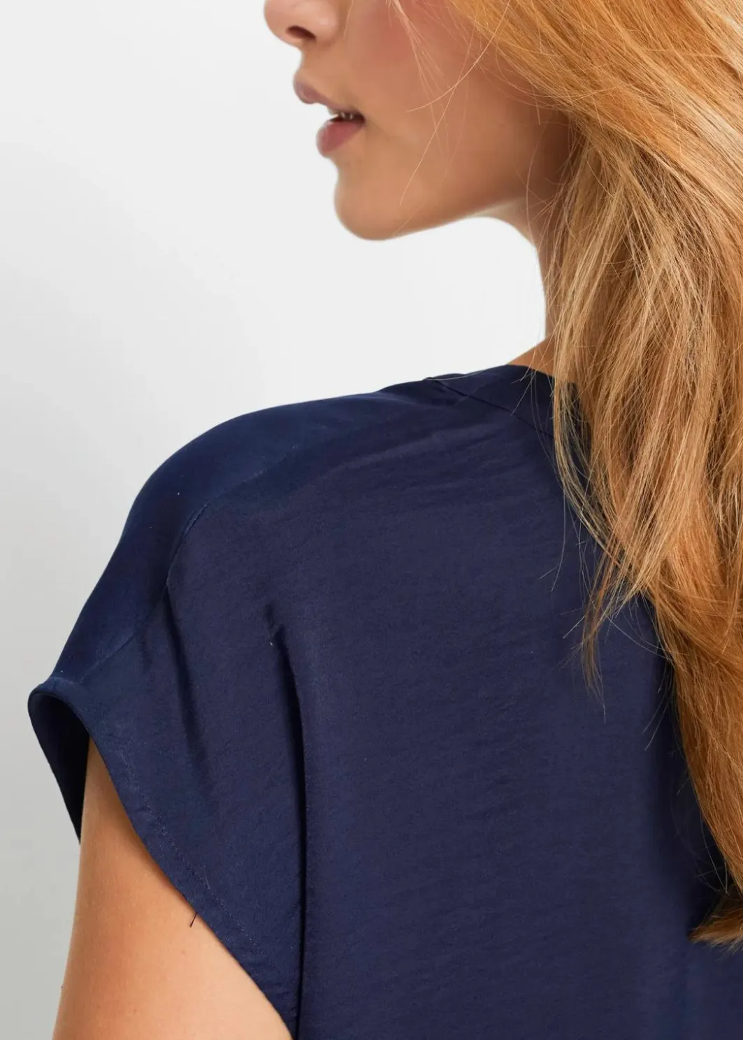 Damen bonprix Bekleidung·Jacken & Mäntel|Blusen & Tuniken|Lockere Satin-Kurzarmtunika mit überschnittenen Schultern