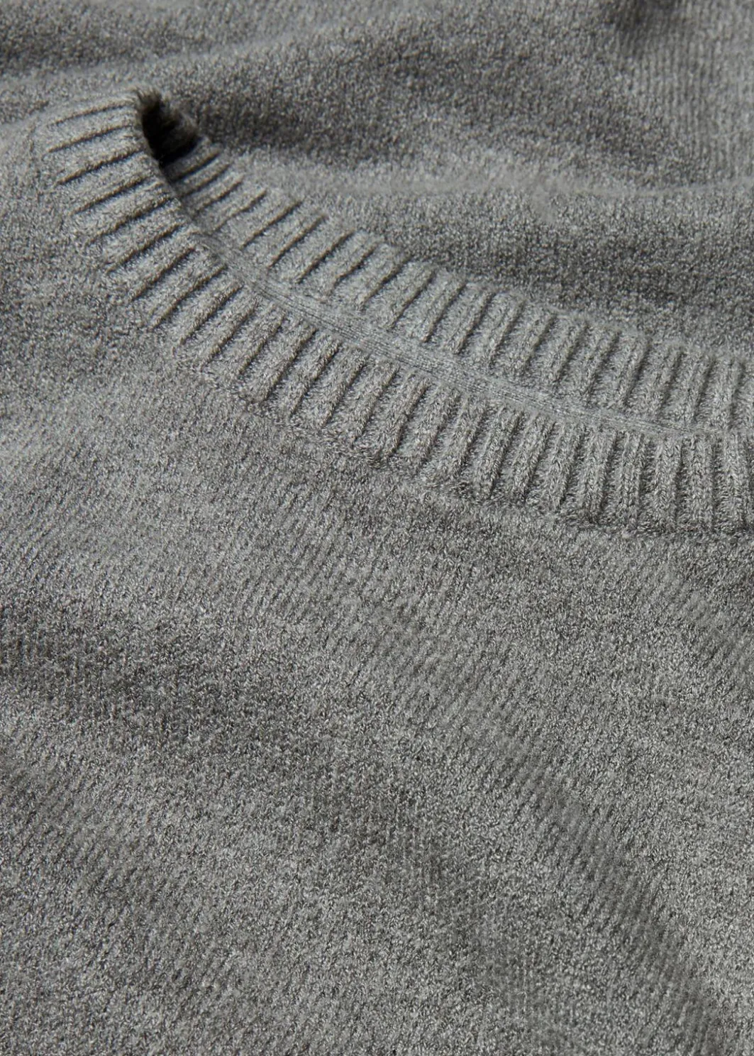 New Long-Feinstrickpullover mit Seitenschlitzen aus Viskose-Mix Damen Bekleidung·Umstandsmode|Strickmode