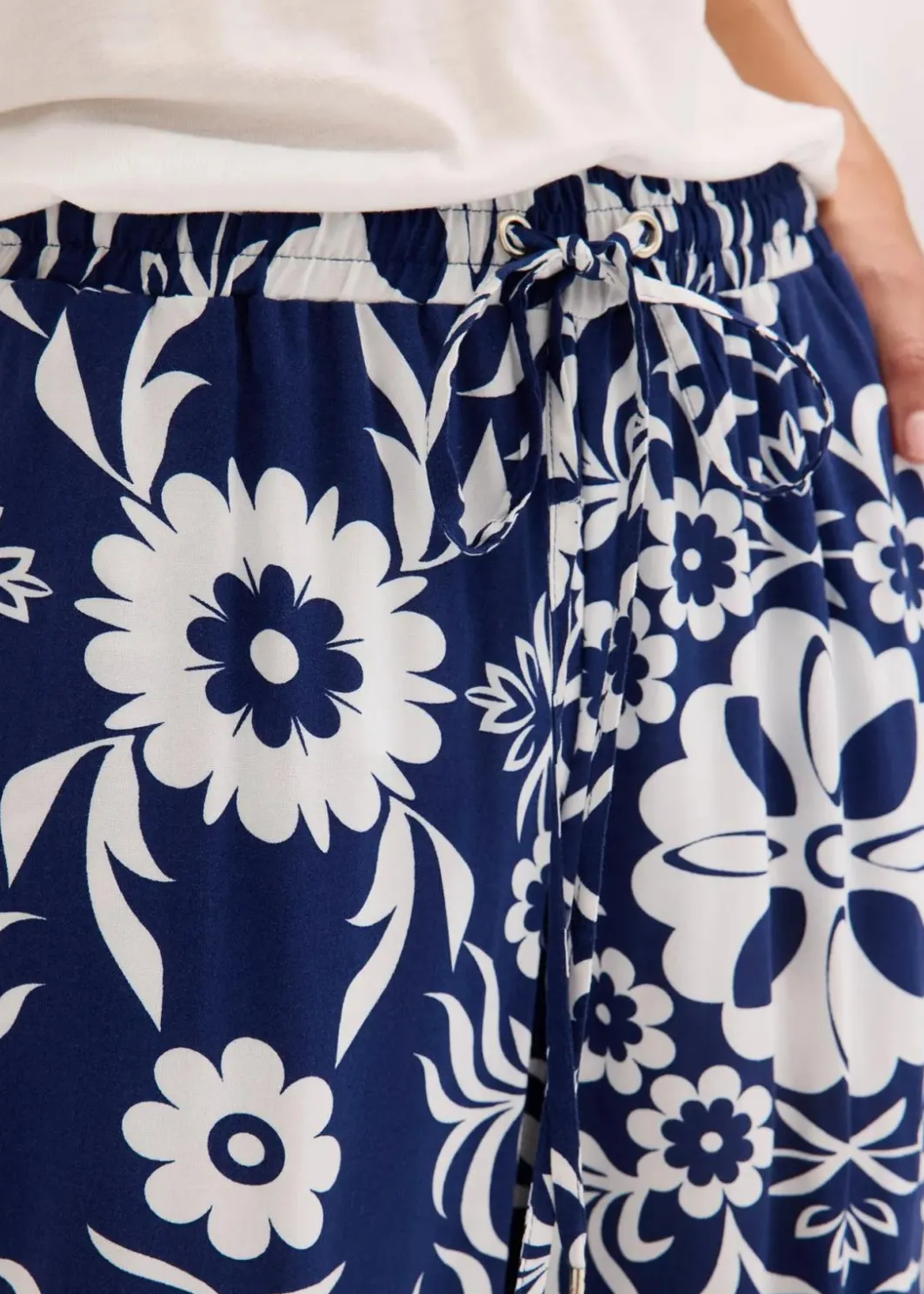 Damen bonprix Nachhaltigere Materialien|Hosen|Marlenehose aus fließender Viskose