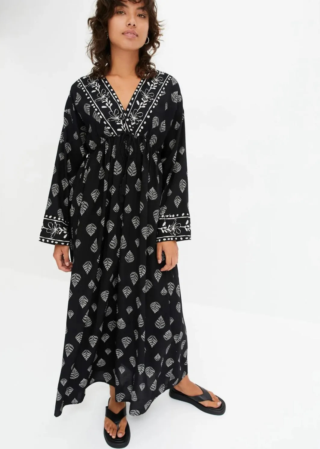 Damen bonprix Kleider|Nachhaltigere Materialien|Maxi Webkleid aus Viskose