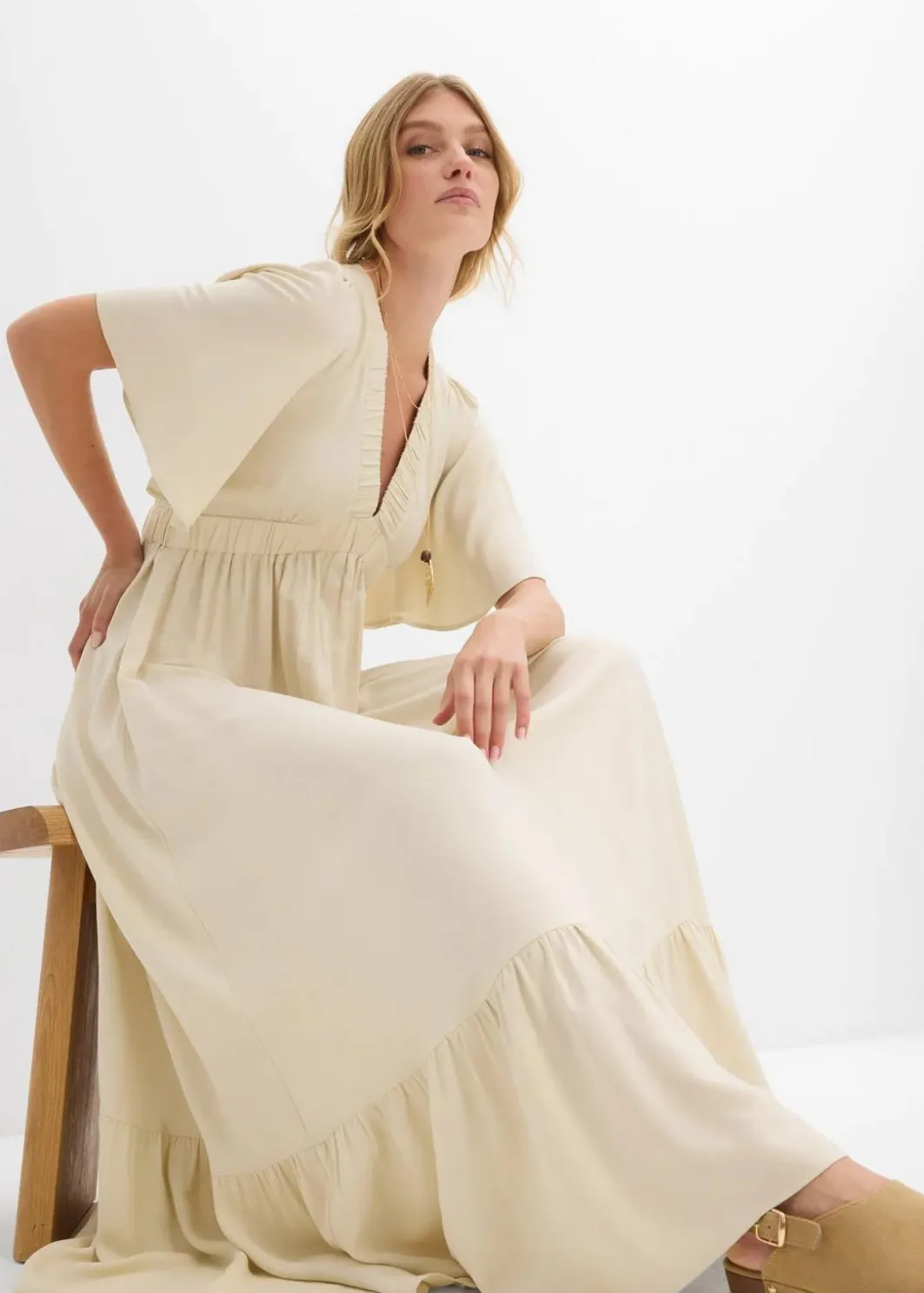Best Maxi-Stufenkleid aus fließender Viskose Damen Bekleidung·Pullover & Strickjacken