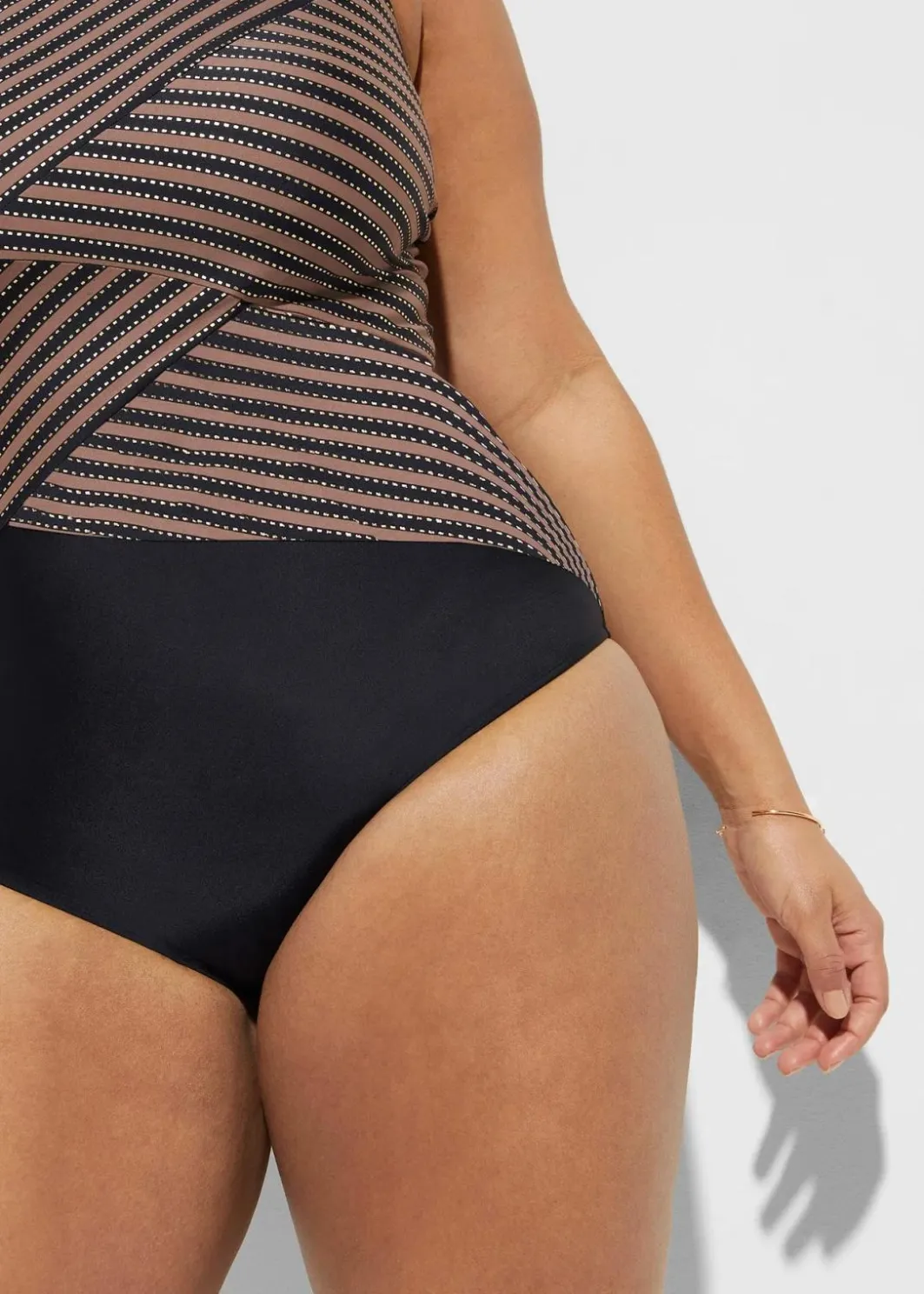 Damen bonprix Nachhaltigere Materialien|Shapewear|Medium Shape-Badeanzug mit Wickeloptik