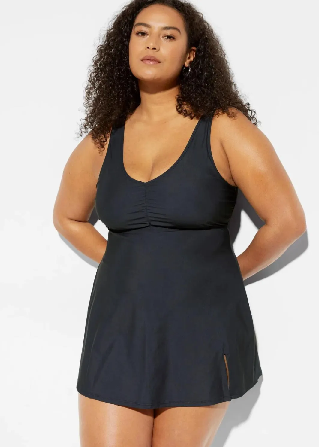 Damen bonprix Nachhaltigere Materialien|Shapewear|Medium Shape-Badekleid mit V-Ausschnitt