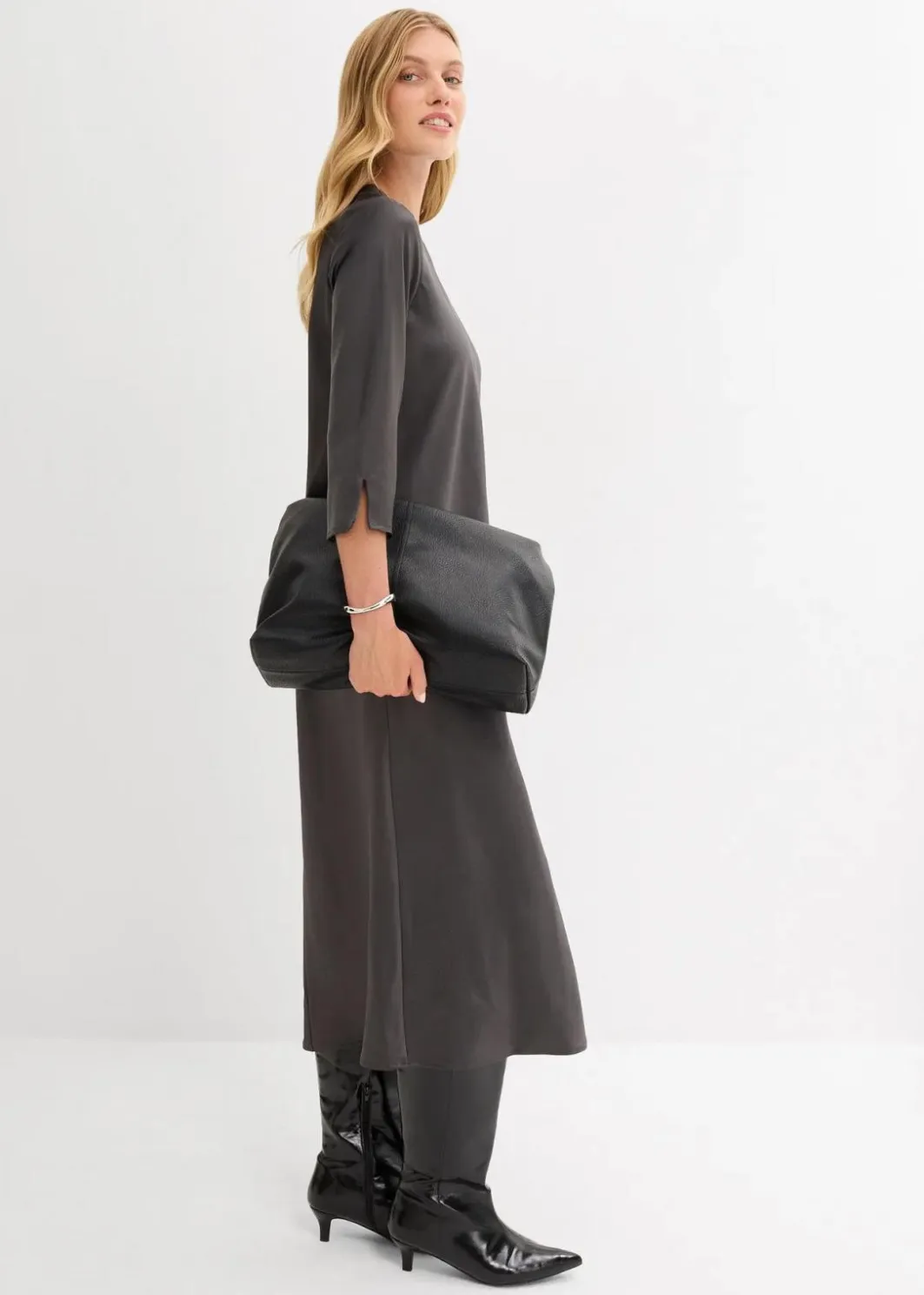 Damen bonprix Bekleidung·Pullover & Strickjacken|Kleider|Midikleid aus glänzendem Satin