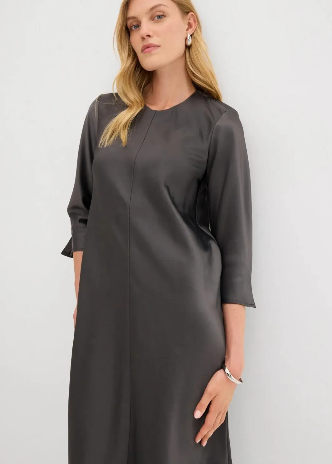 Damen bonprix Bekleidung·Pullover & Strickjacken|Kleider|Midikleid aus glänzendem Satin