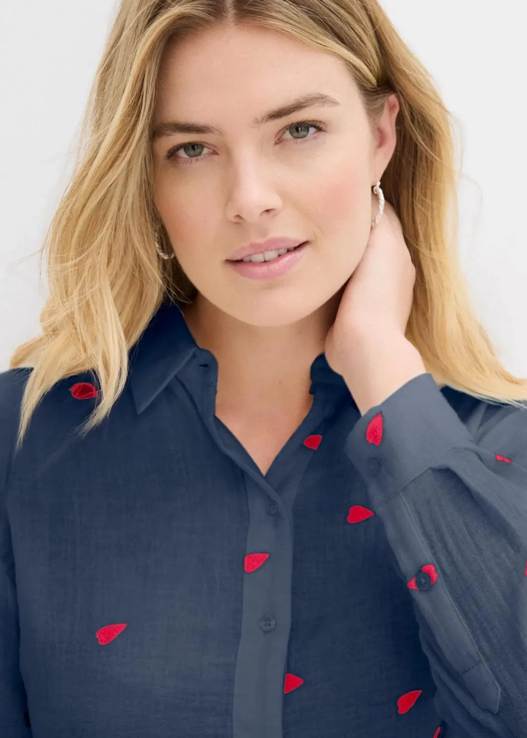 Damen bonprix Blusen & Tuniken|Bekleidung·Jacken & Mäntel|Musselin-Bluse mit Herzen