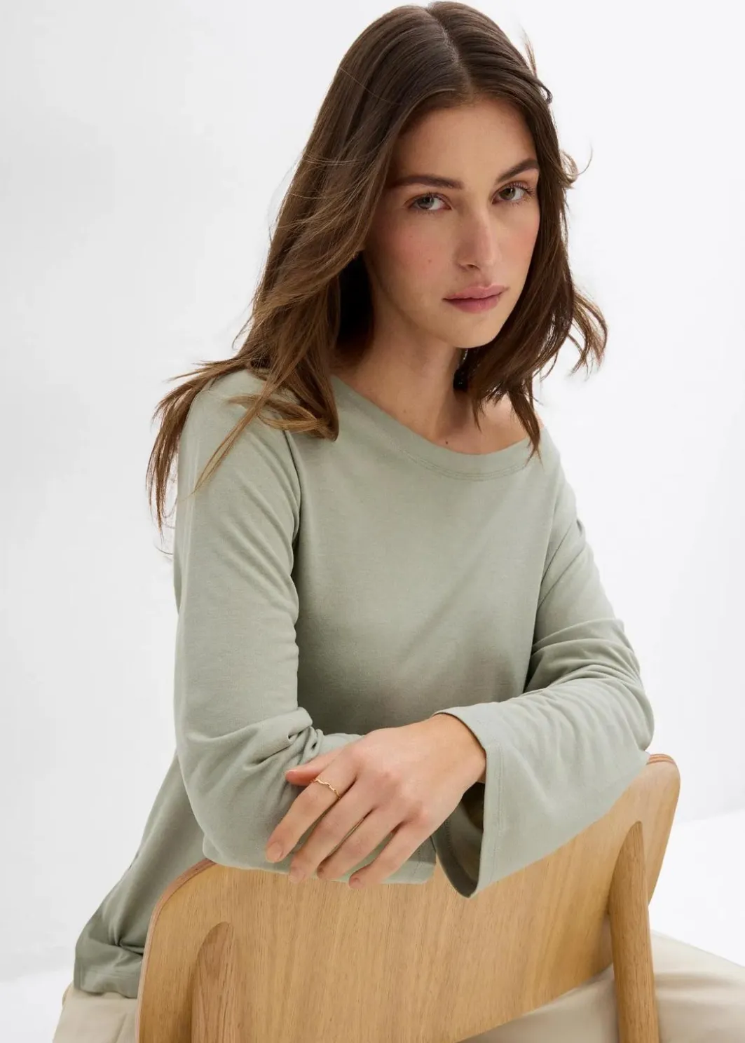 Outlet Off-Shoulder-Shirt aus softem Modal-Mix Damen Shirts & Tops