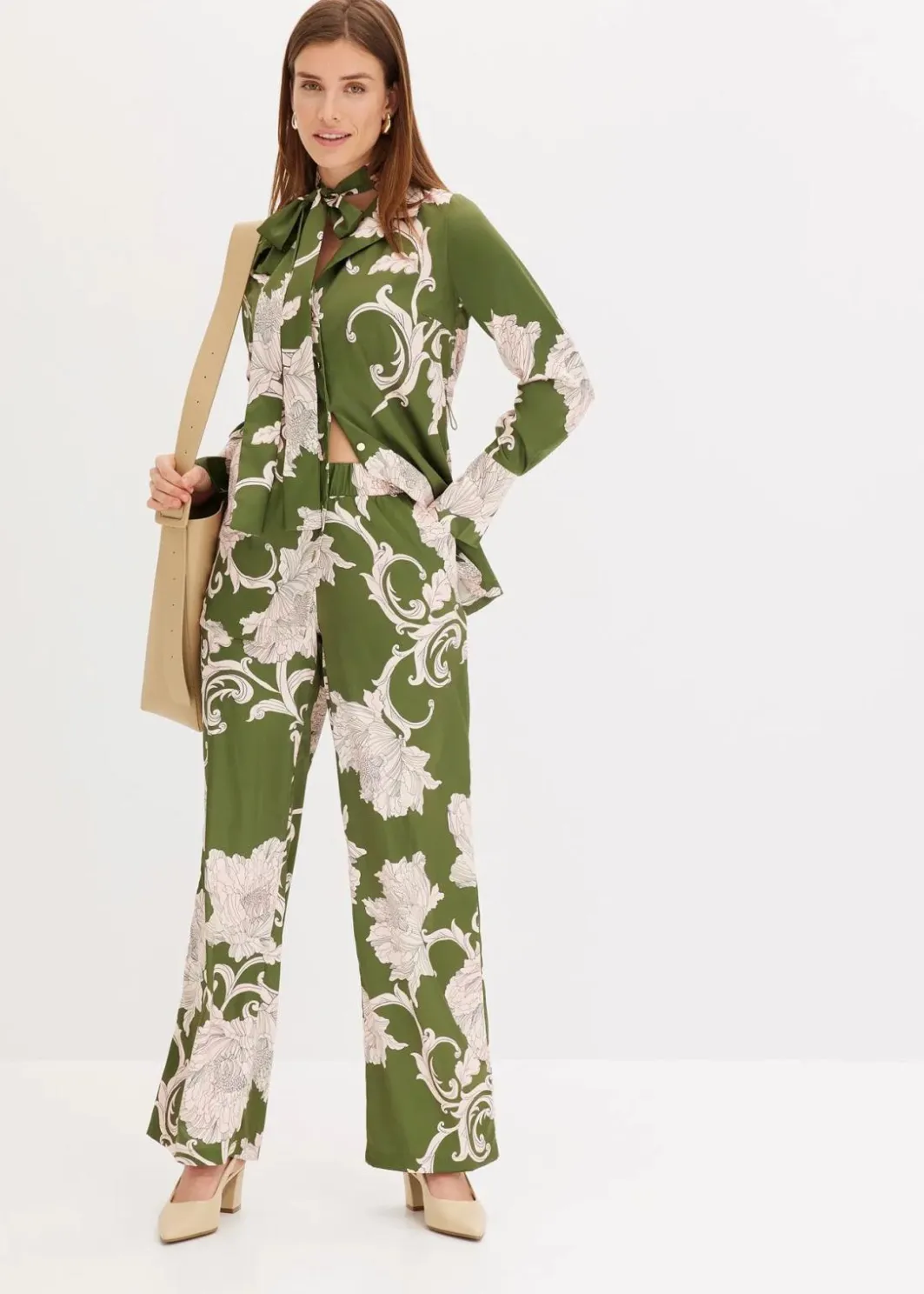Outlet Palazzo-Hose aus fließendem Satin Damen Bekleidung·Kleider|Zweiteiler & Sets