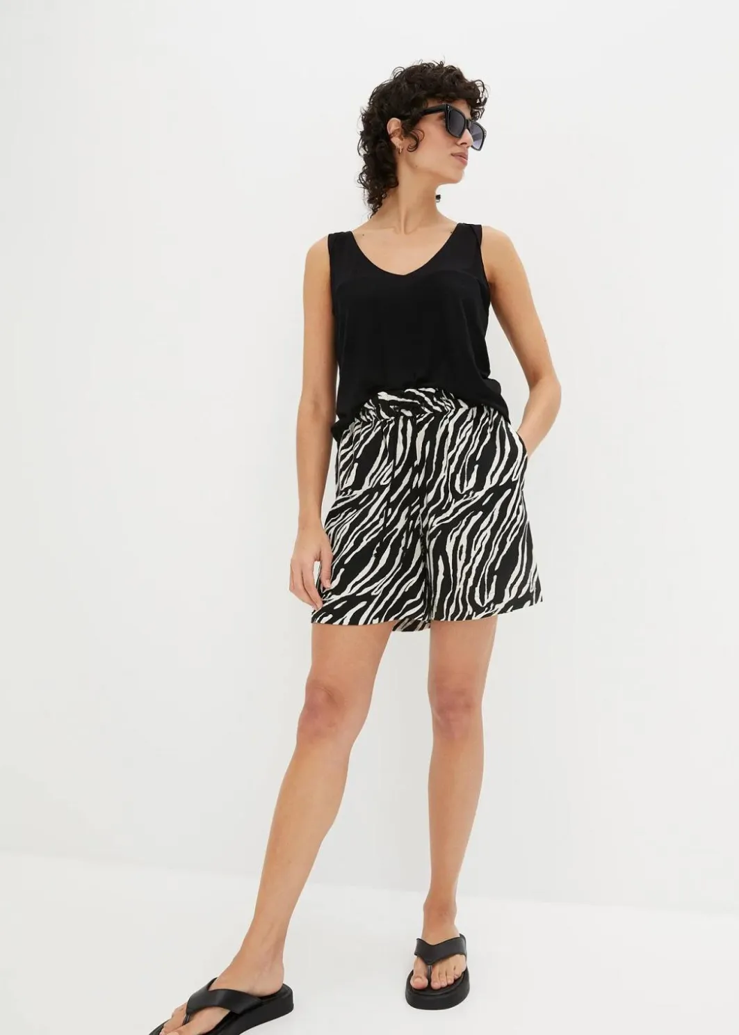 Damen bonprix Bekleidung·Outdoorbekleidung|Bekleidung·Kleider|Paperbag Shorts mit Schnürung