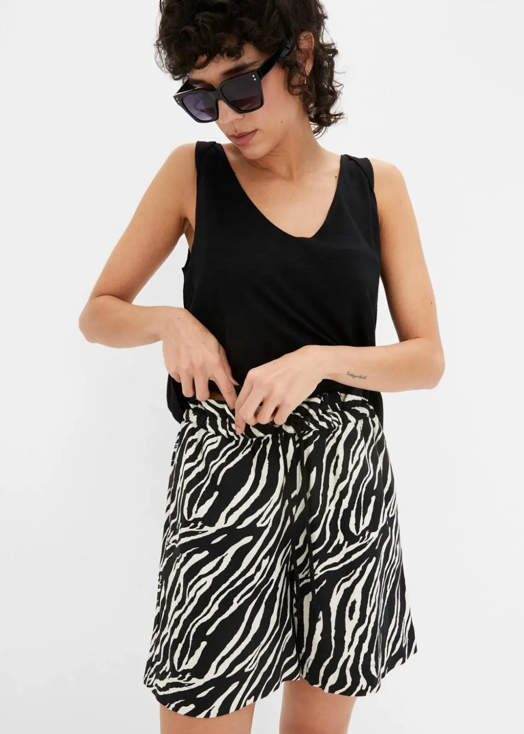 Damen bonprix Bekleidung·Outdoorbekleidung|Bekleidung·Kleider|Paperbag Shorts mit Schnürung