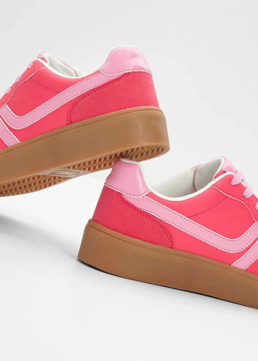 Hot Plateau-Sneaker im Retrolook Damen Sneaker