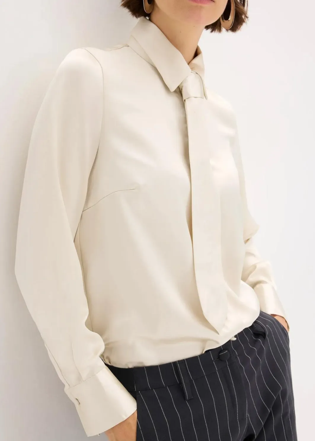 Damen bonprix Blusen & Tuniken|Bekleidung·Jacken & Mäntel|Satinbluse mit abnehmbarer Krawatte (2-tlg.)