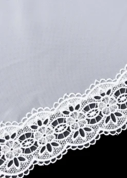 Best Scheibengardine mit Spitzenkante mit recyceltem Polyester Scheibengardinen