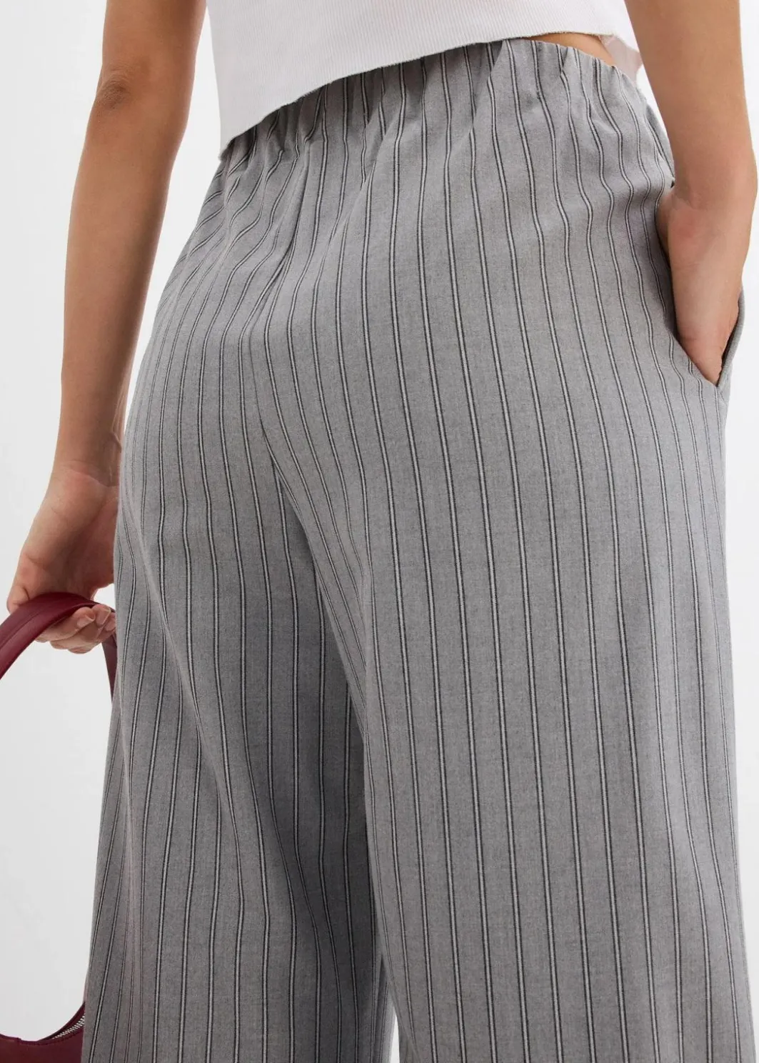 Online Schlupfhose aus fließender Qualität Damen Bekleidung·Kleider|Hosen