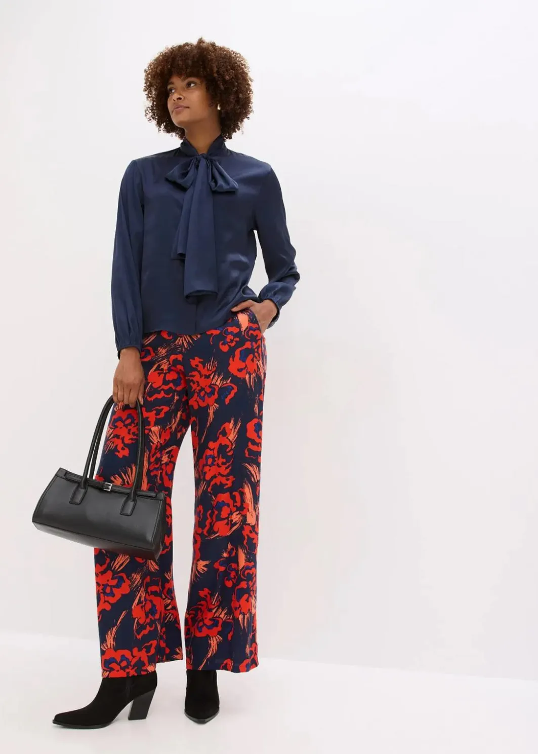 Outlet Schluppenbluse aus fließendem Satin Damen Blusen & Tuniken|Nachhaltigere Materialien