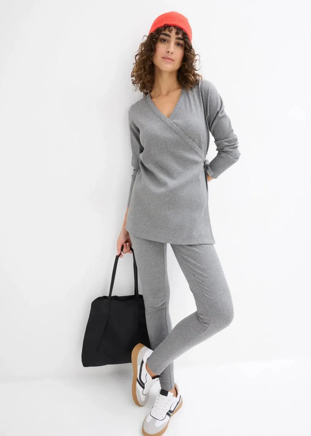 Online Set aus Umstands-Wickelshirt mit bequemer Leggings (2-tlg.Set) Damen Umstandsmode|Nachhaltigere Materialien