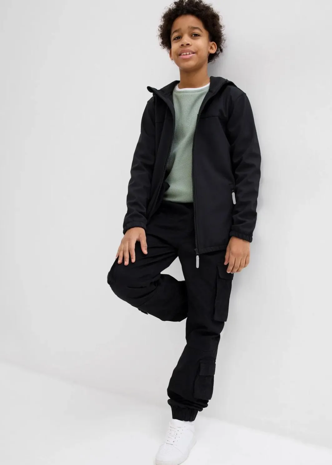 Kinder bonprix Jungen 9-16 Jahre·Jacken & Outdoor|Jungen 2-8 Jahre·Nachhaltigere Materialien|Softshelljacke mit Kapuze, wasserabweisend
