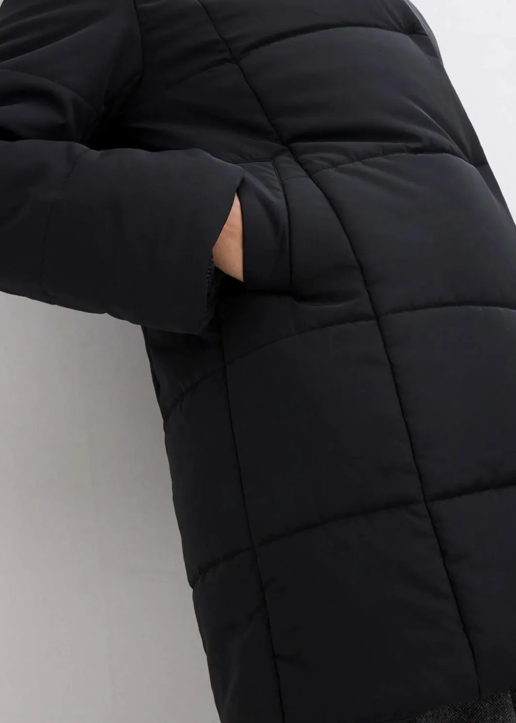 Damen bonprix Bekleidung·Hosen|Nachhaltigere Materialien|Steppjacke mit Fellimitatbesatz