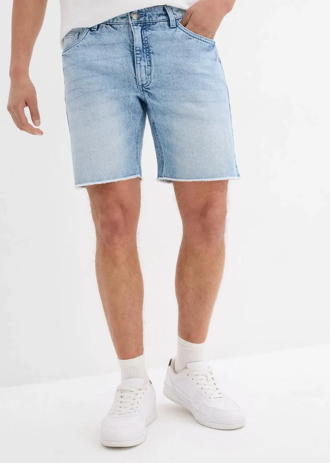Outlet Stretch-Jeans-Shorts mit offenen Saumkanten, Relaxed Fit Herren Jeans|Shorts