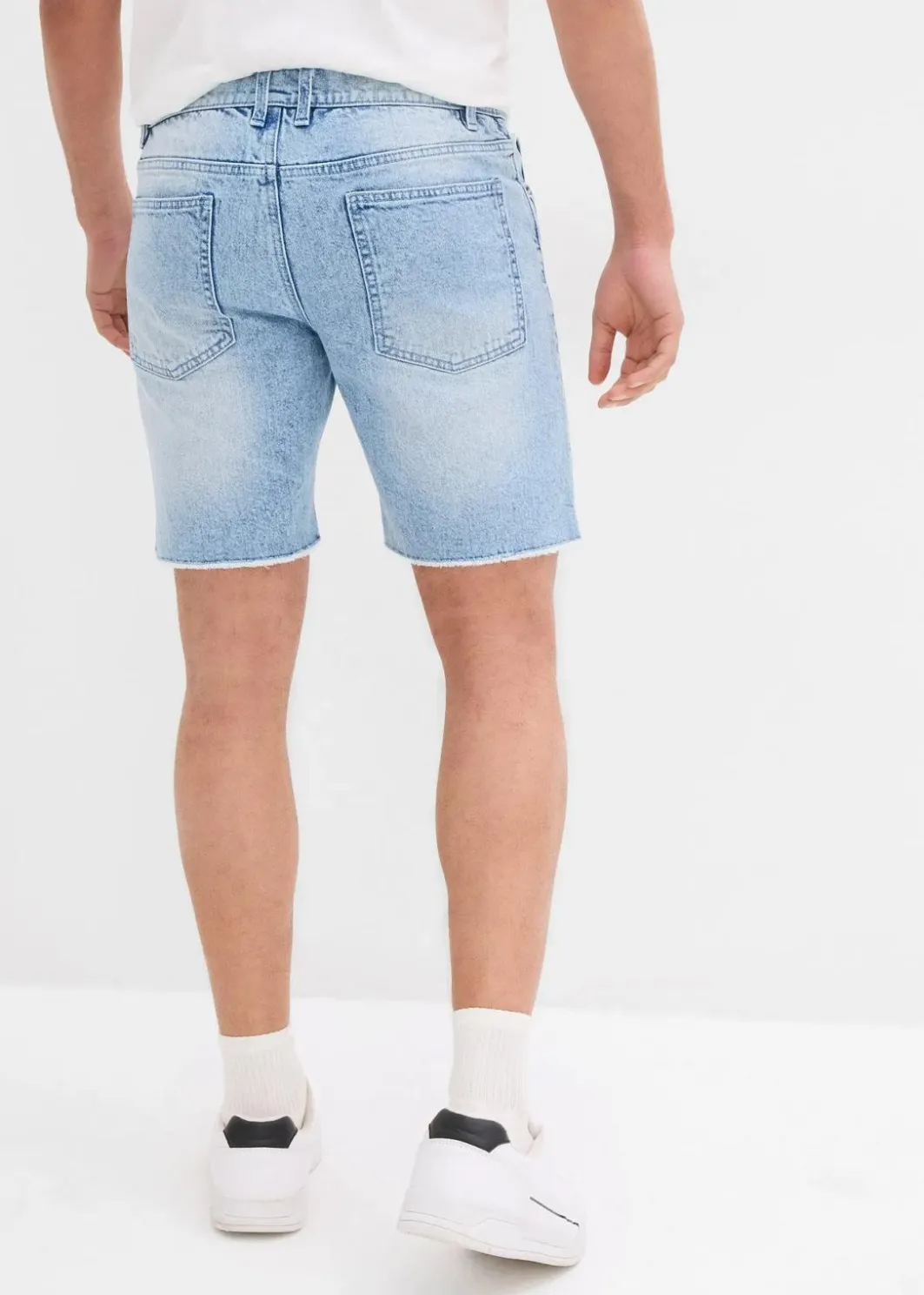 Outlet Stretch-Jeans-Shorts mit offenen Saumkanten, Relaxed Fit Herren Jeans|Shorts