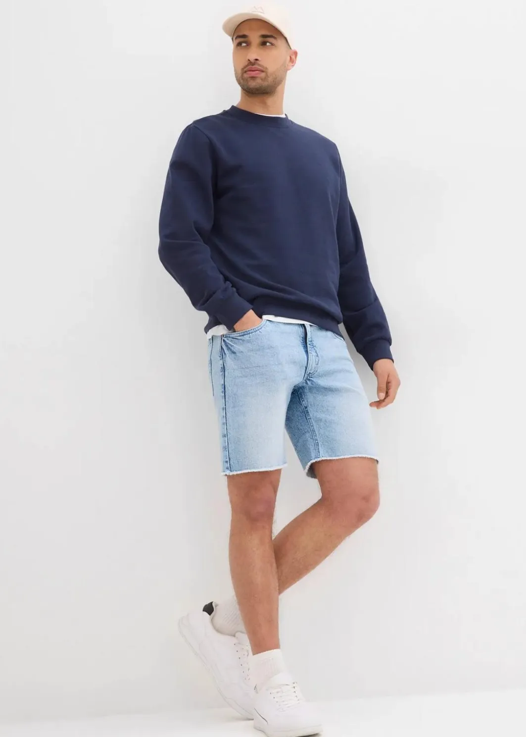 Outlet Stretch-Jeans-Shorts mit offenen Saumkanten, Relaxed Fit Herren Jeans|Shorts