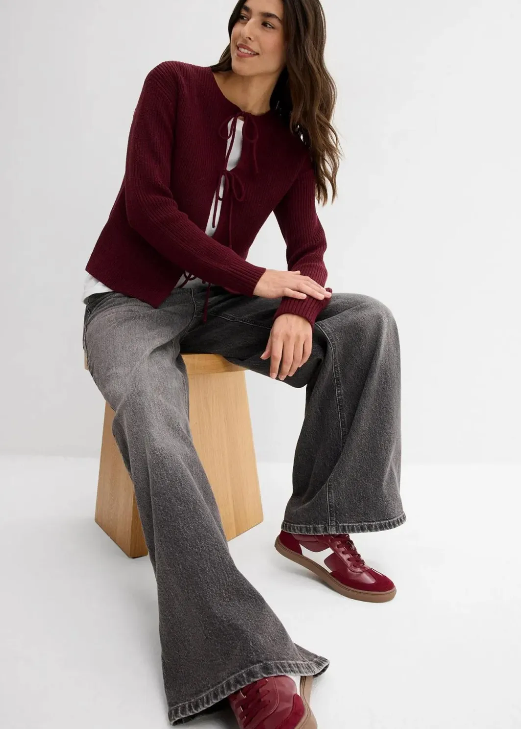 Strickjacke mit Schleifen-Detail Damen Bekleidung·Umstandsmode|Bekleidung·Jeans