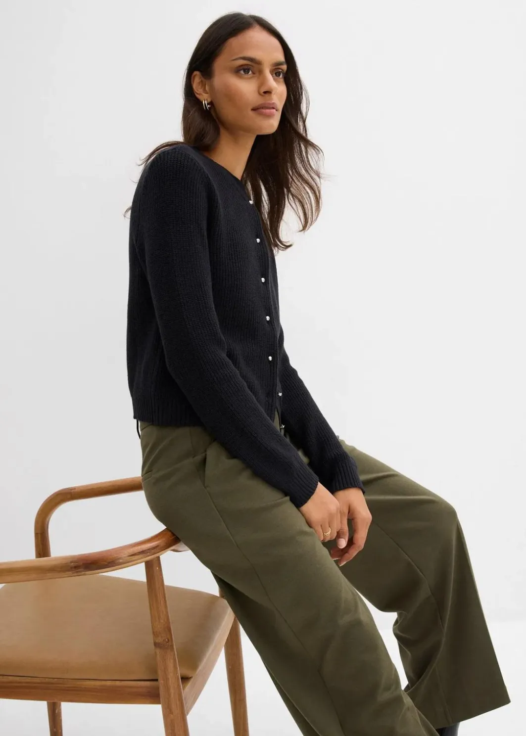 Hot Strickjacke mit Zierknöpfen aus Woll-Mix Damen Bekleidung·Umstandsmode|Strickmode