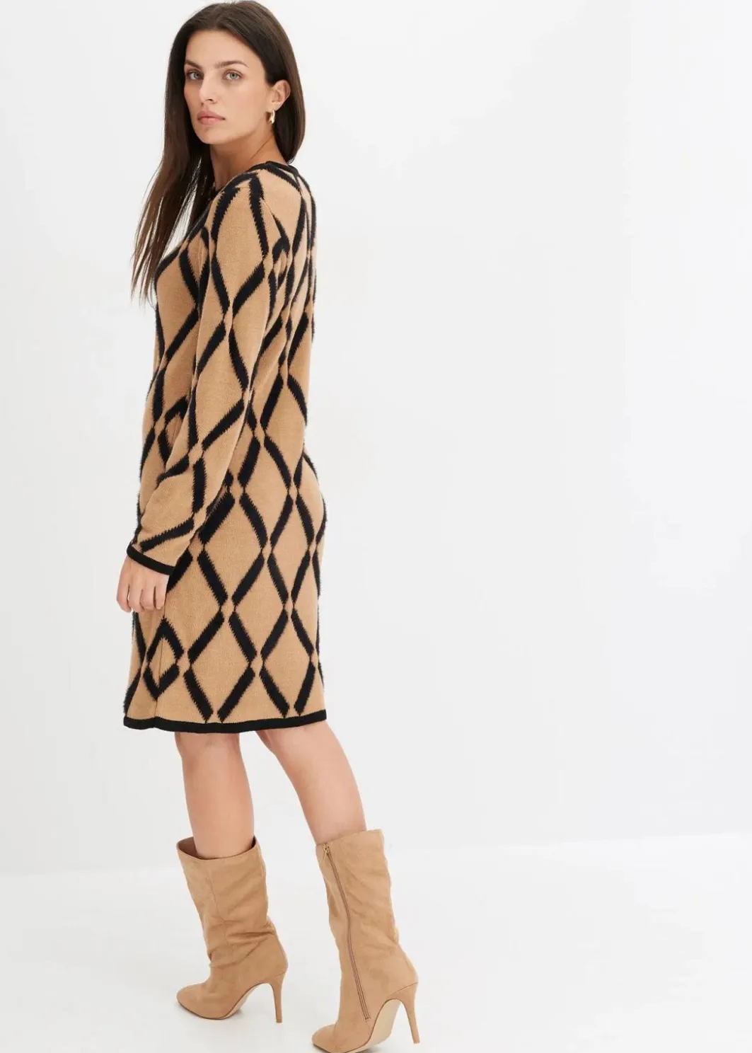 New Strickkleid mit Rautenmuster aus Federgarn Damen Bekleidung·Umstandsmode|Strickmode